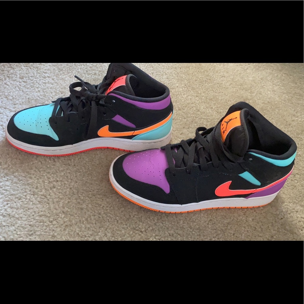 Kids Size 6Y Air Jordan 4 Retro (GS)